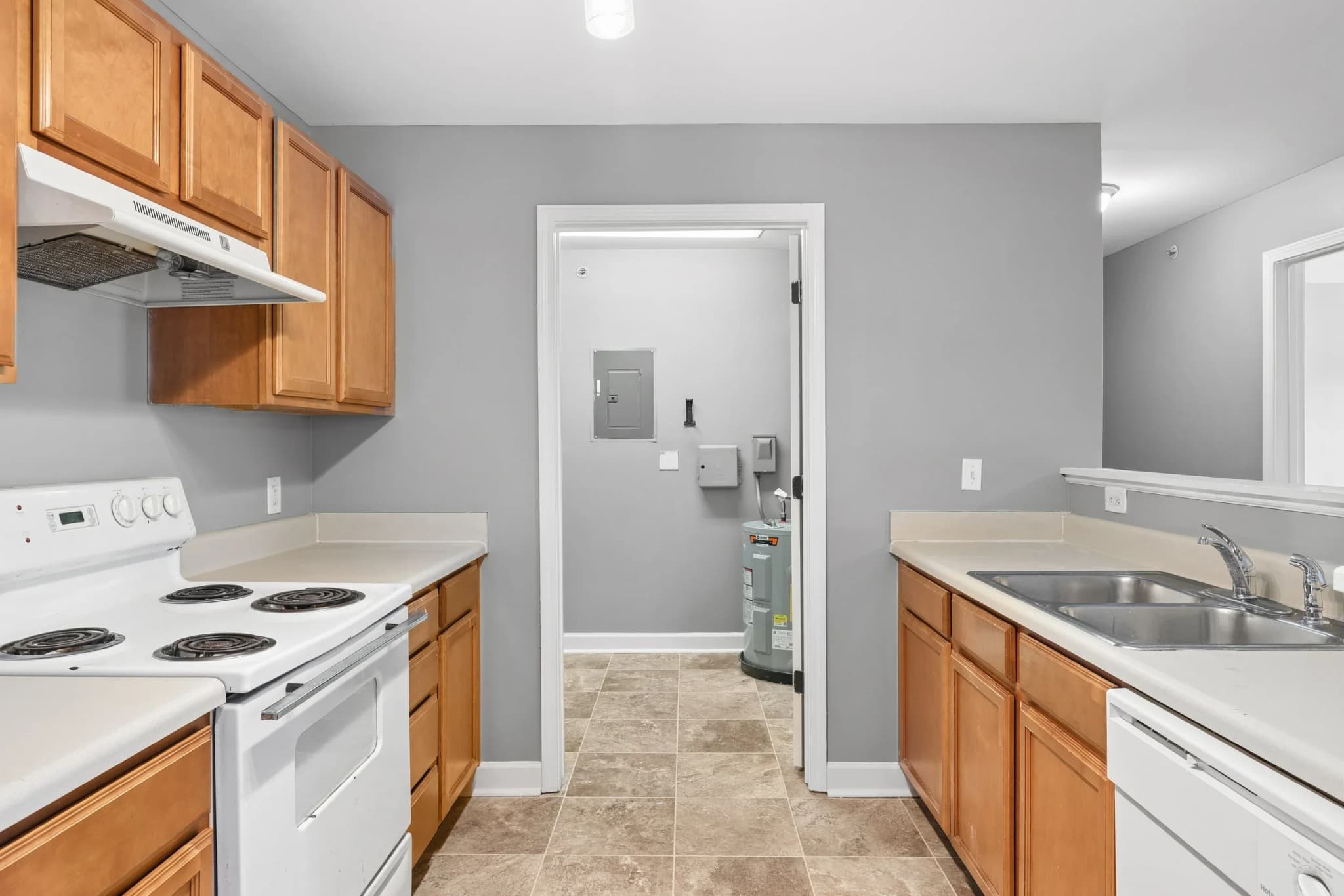 Royce Hill Apartments photo 4