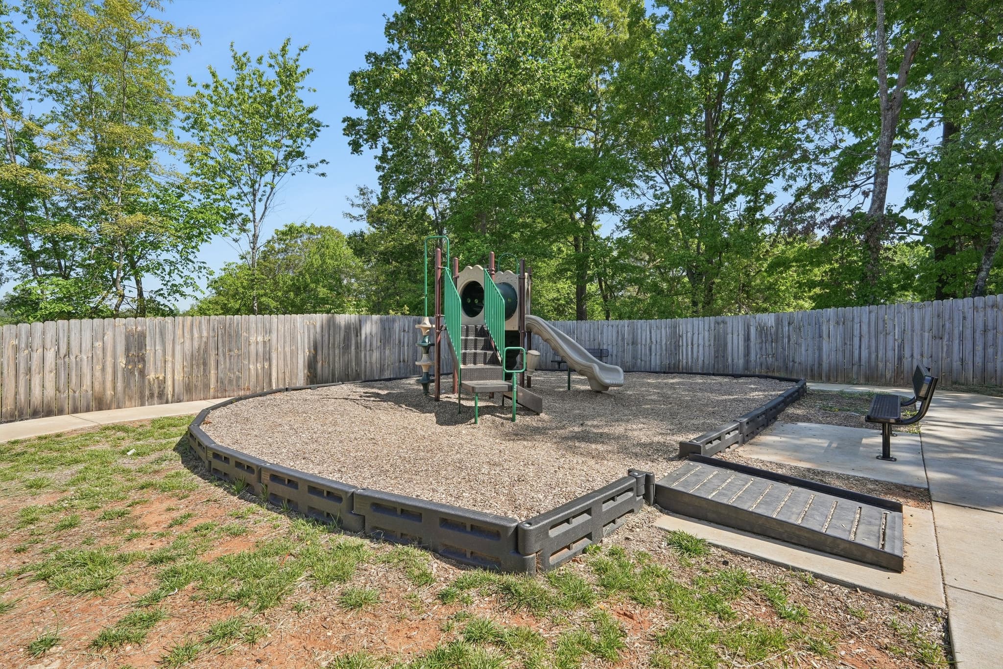 Summercrest Apartments photo 2
