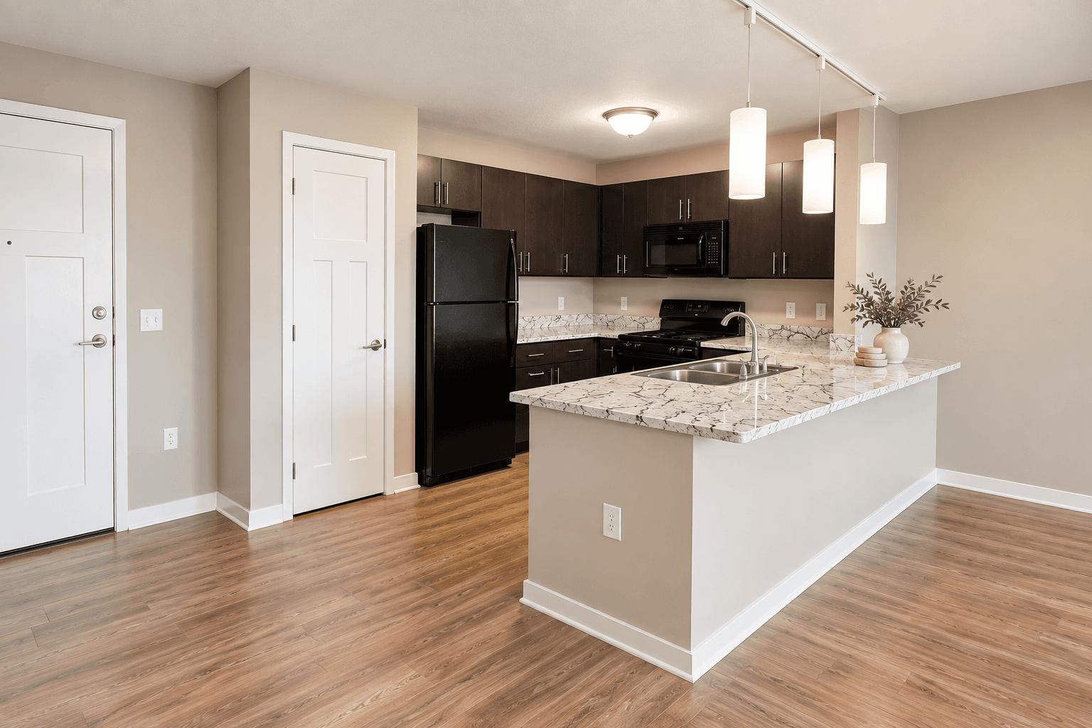 Washington Apartments photo 4