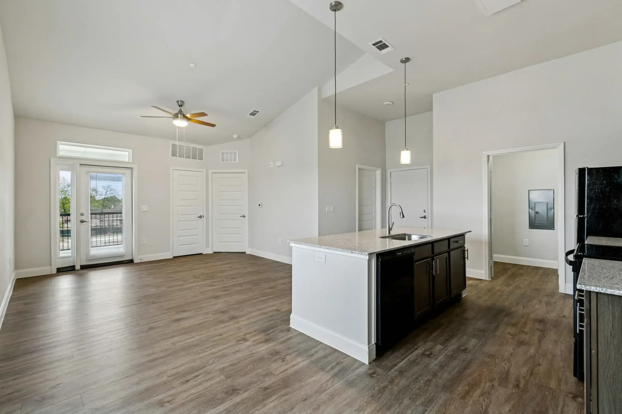 Sherwood Oaks Apartments photo 2
