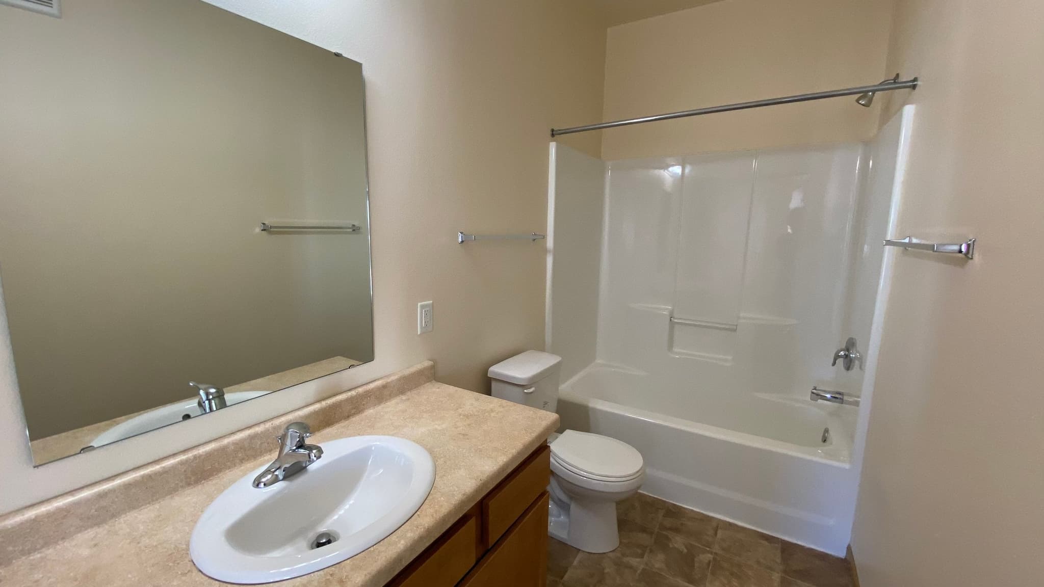 Amber Pointe Apartment Homes photo 11
