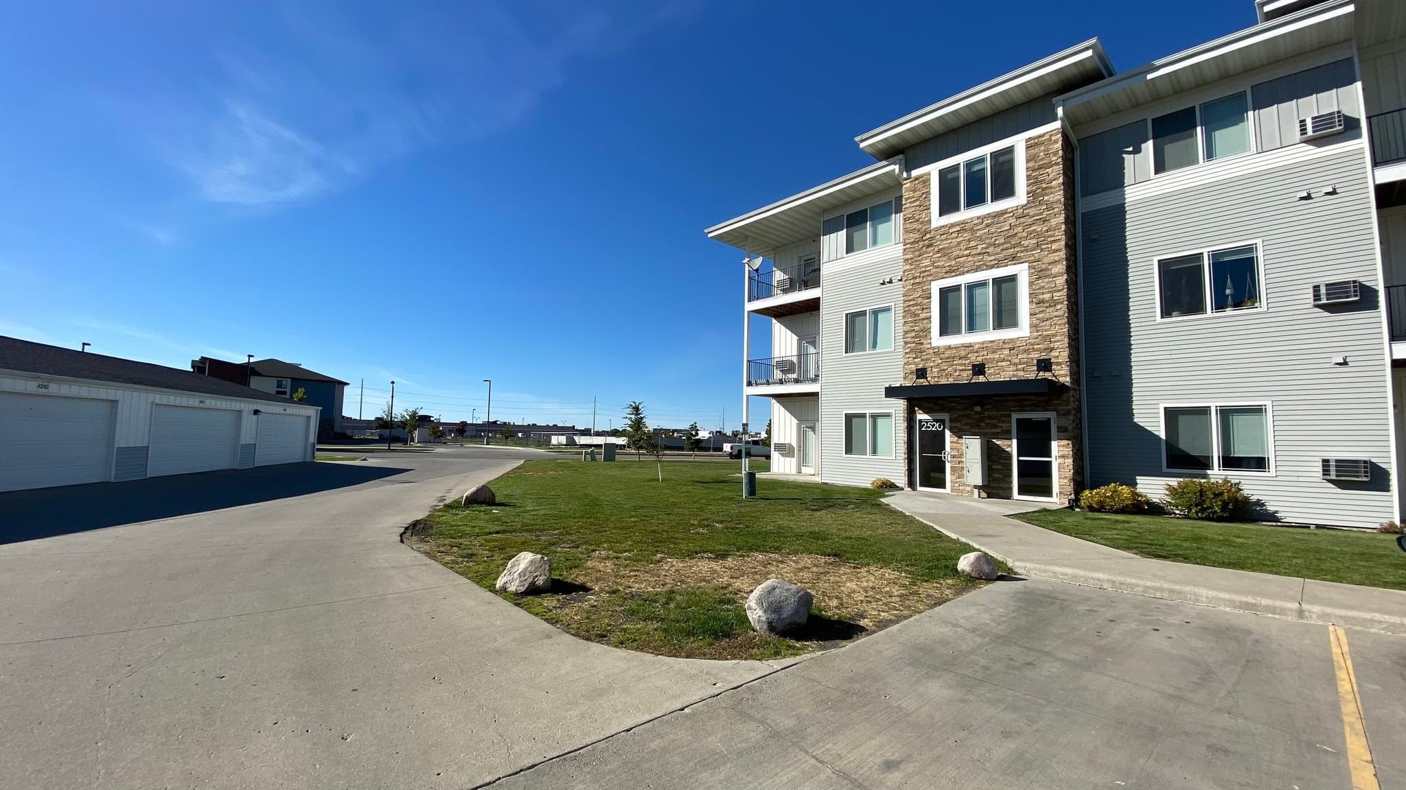 Amber Pointe Apartment Homes photo 12