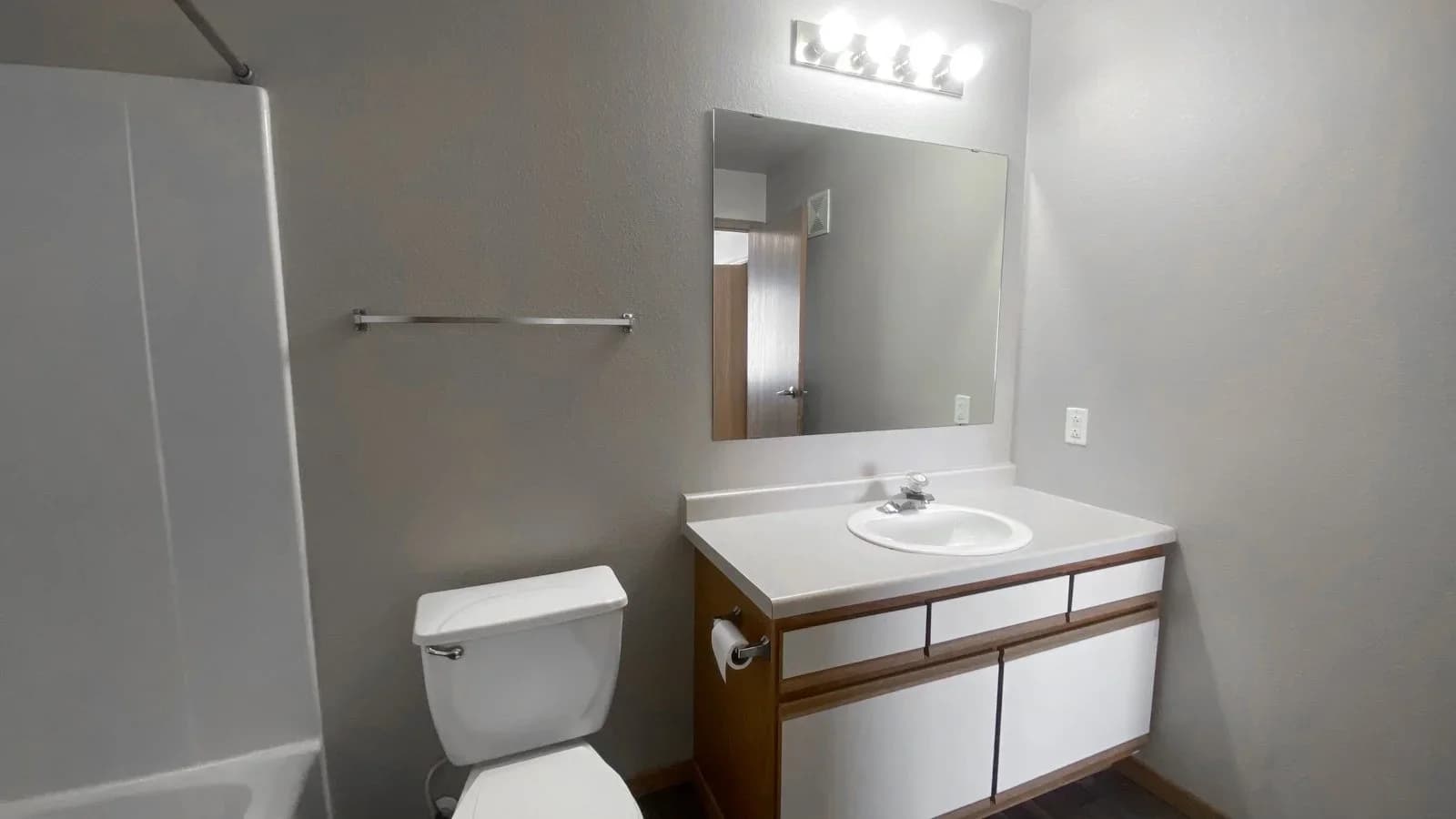 Amber Fields Apartments photo 6