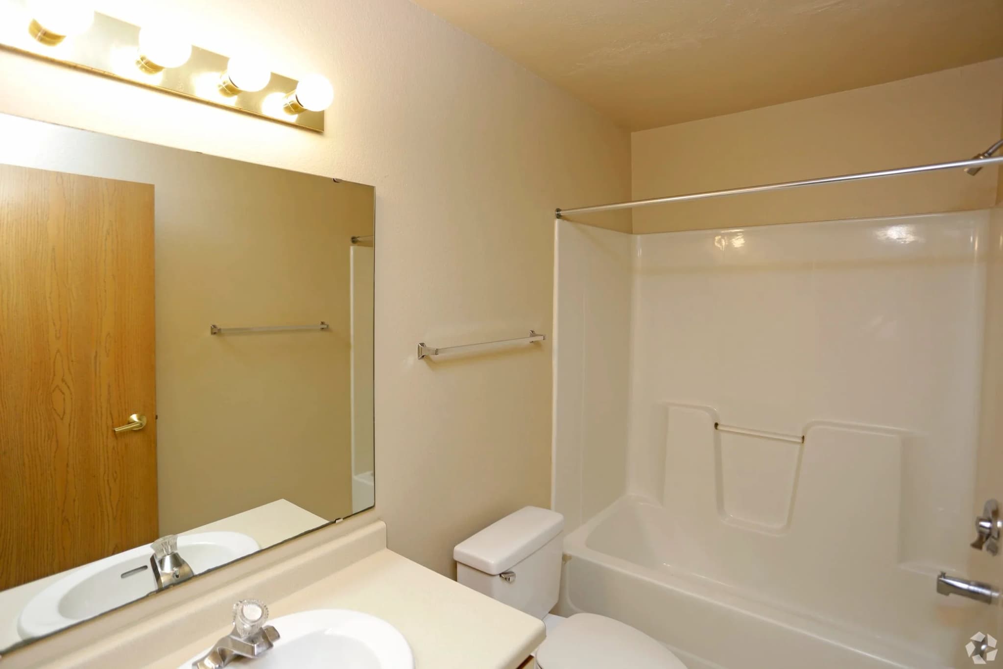 Amber Valley Apartments photo 12