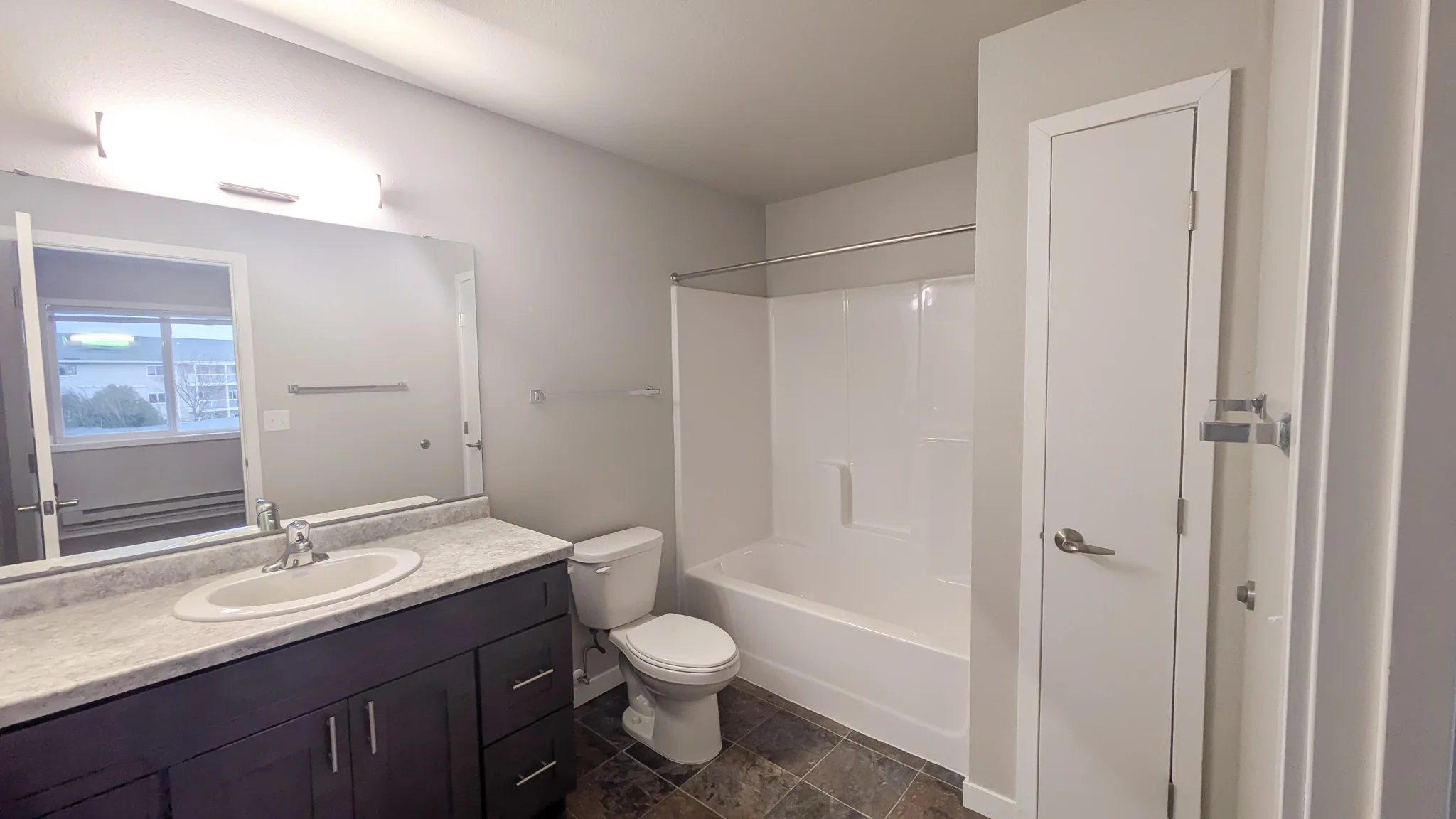 Amber Valley Apartments photo 15