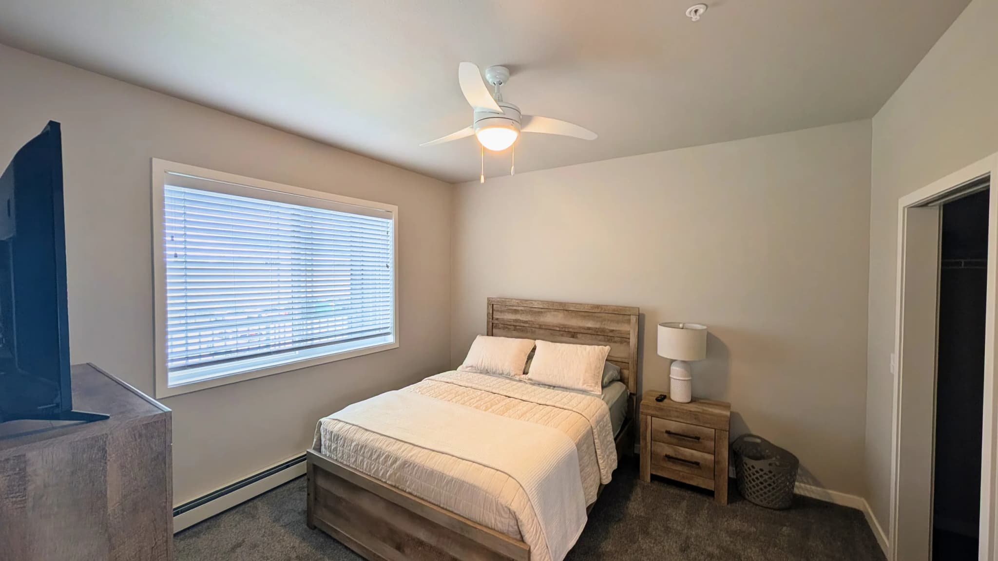 Carlson Place Apartments photo 3