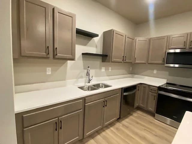 Carlson Place Apartments photo 16