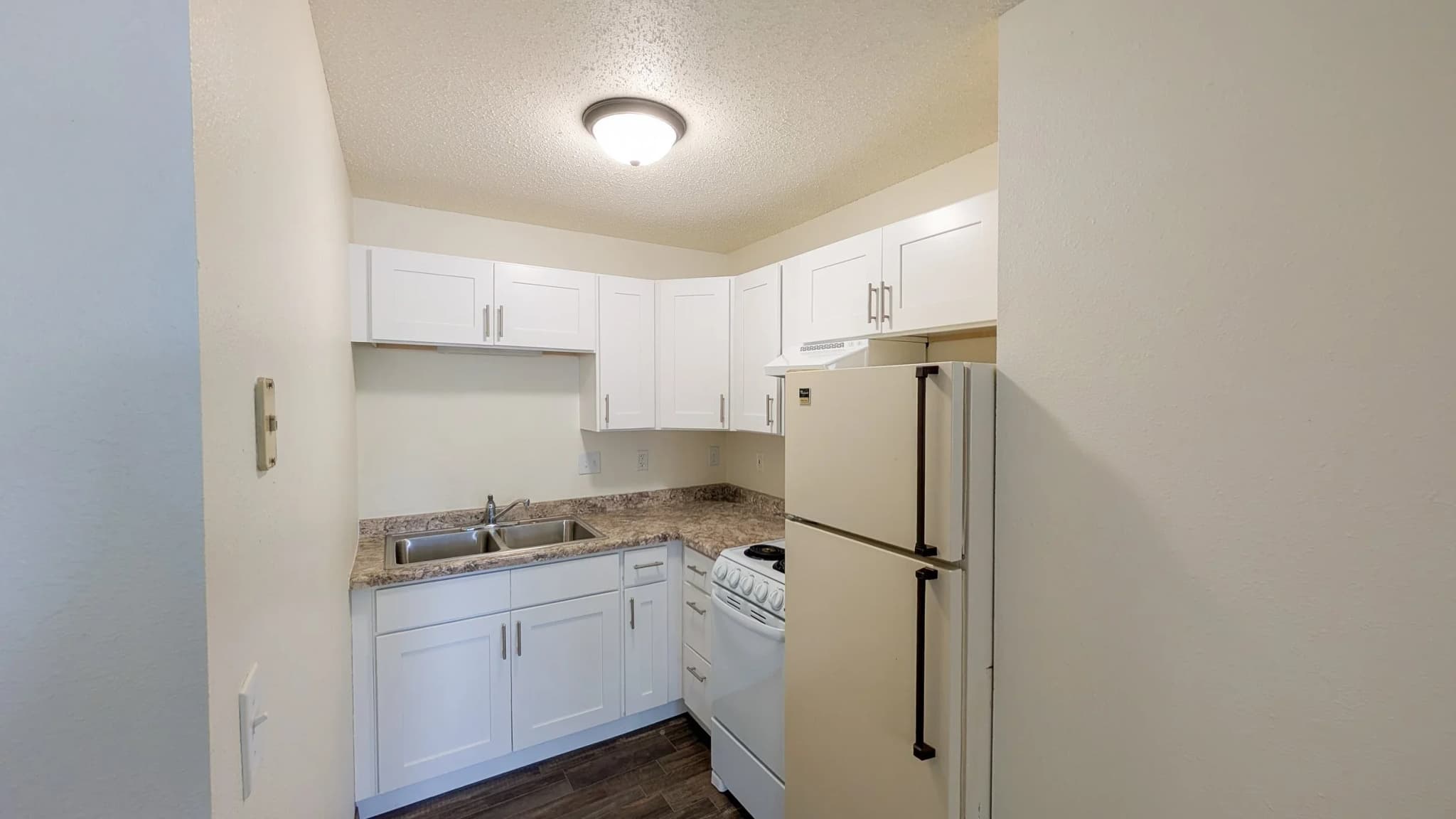 Erickson Apartments photo 7