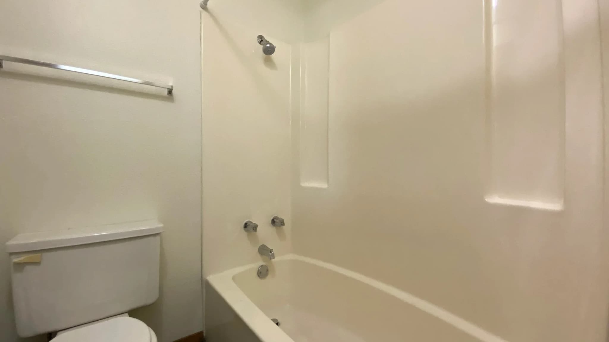 Erickson Apartments photo 9