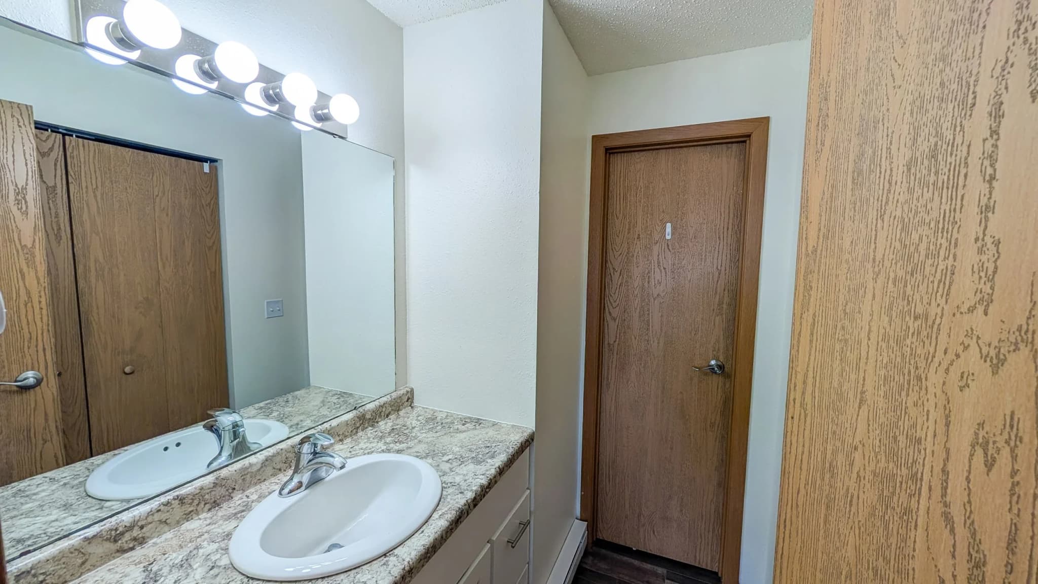 Erickson Apartments photo 12