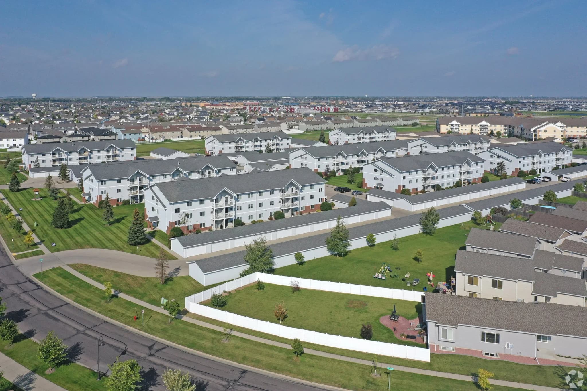 Osgood Townsite Apartments photo 17